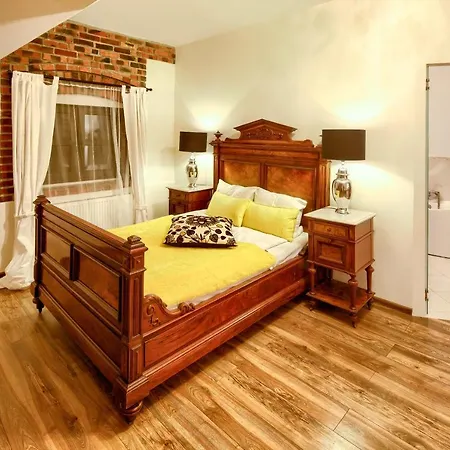 Folwark Bialych Bocianow Kamionka