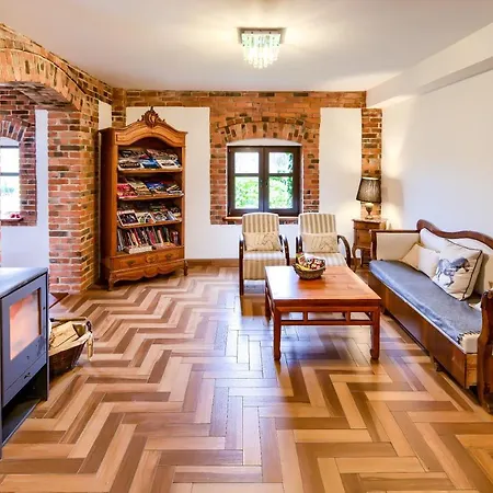 Folwark Bialych Bocianow Kamionka