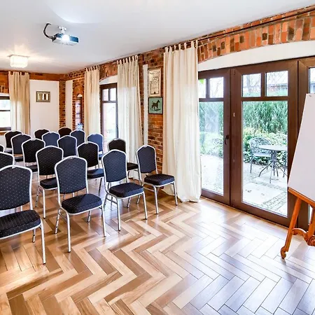 Folwark Bialych Bocianow *