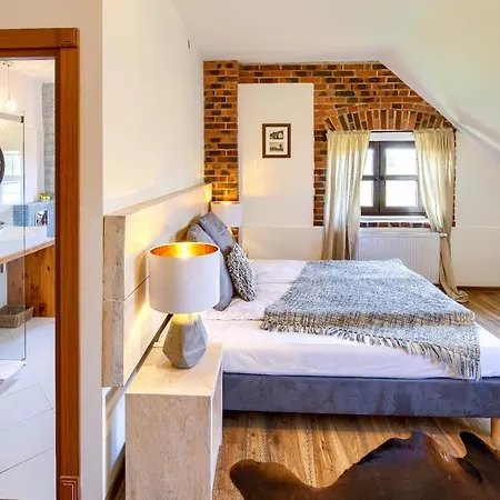 Folwark Bialych Bocianow *