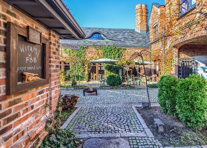 Folwark Bialych Bocianow Kamionka