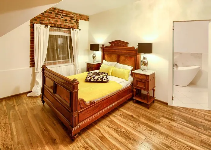 Folwark Bialych Bocianow Kamionka