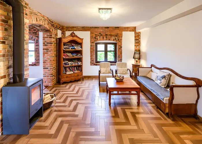 Folwark Bialych Bocianow Kamionka