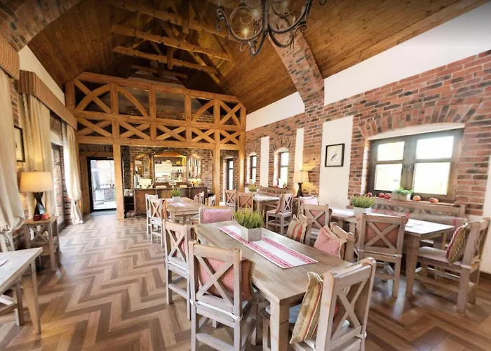 Folwark Bialych Bocianow * Kamionka