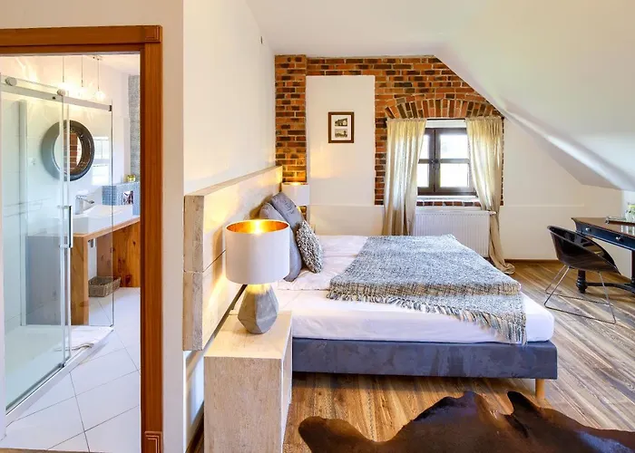 Folwark Bialych Bocianow *