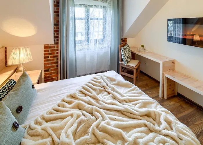 Folwark Bialych Bocianow Kamionka