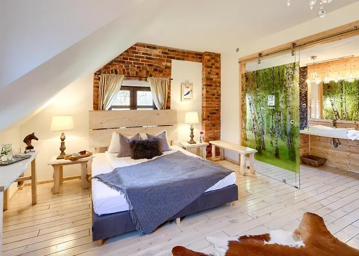 Folwark Bialych Bocianow *