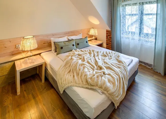 Folwark Bialych Bocianow *